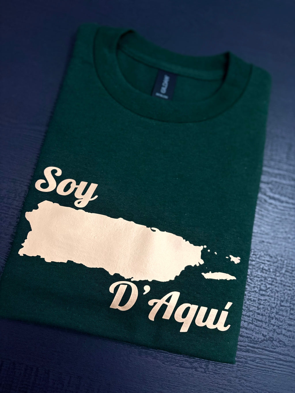👉 Soy de Aquí – Camisa Boricua Original