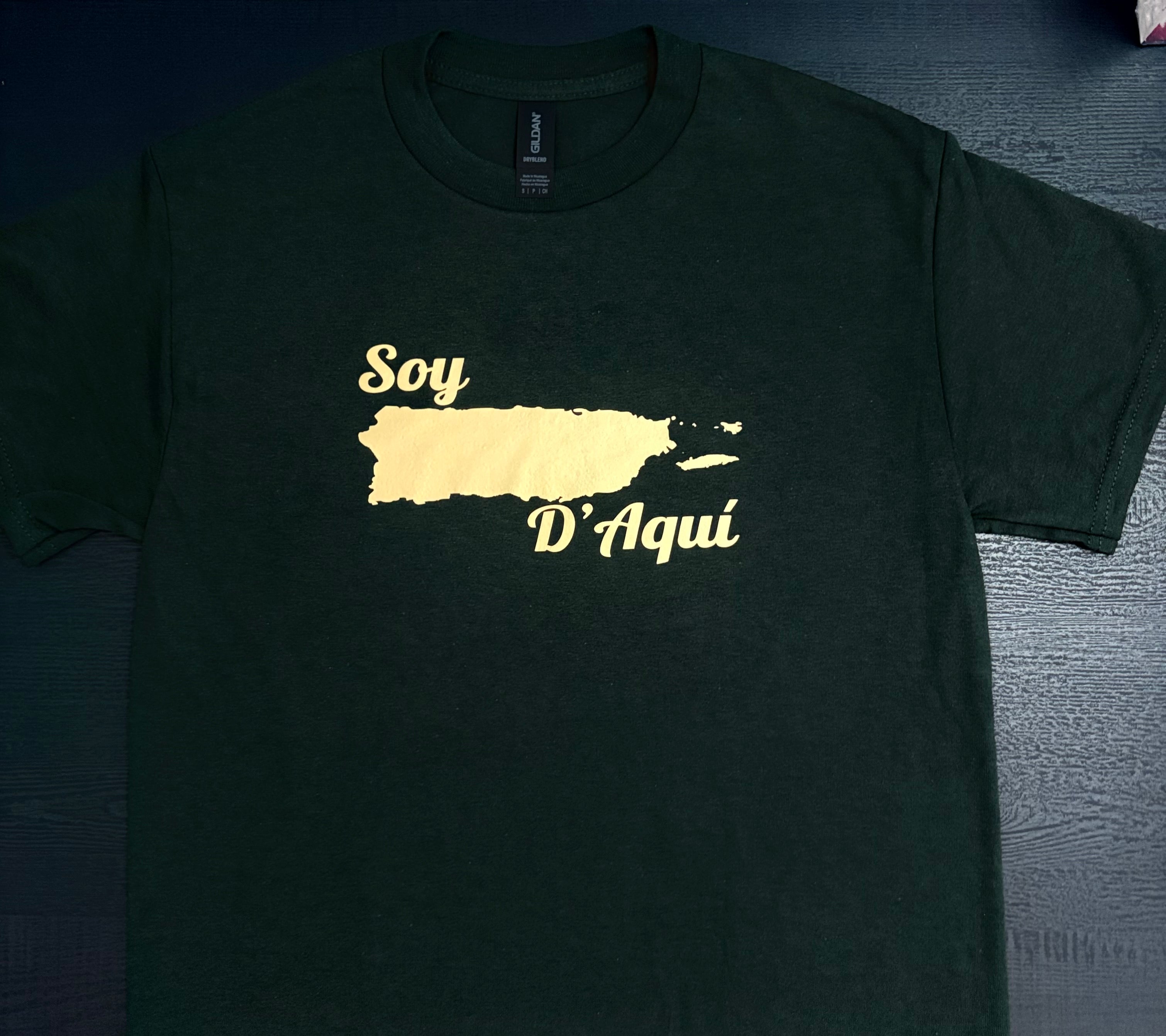 👉 Soy de Aquí – Camisa Boricua Original