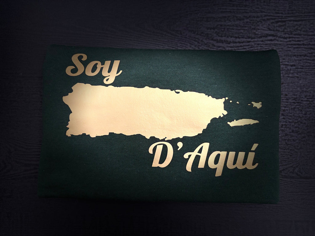 👉 Soy de Aquí – Camisa Boricua Original